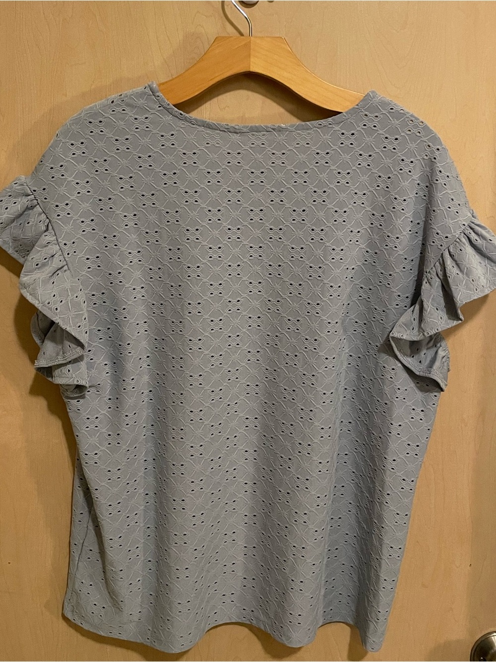 LC Lauren Conrad Pale Blue Eyelet Ruffle Sleeve Top - Picture 4 of 6